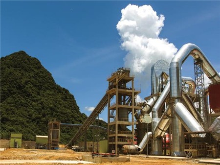 Doanh nghiệp xi măng Việt Nam: Cam chịu thâu tóm hay tự tạo phép màu