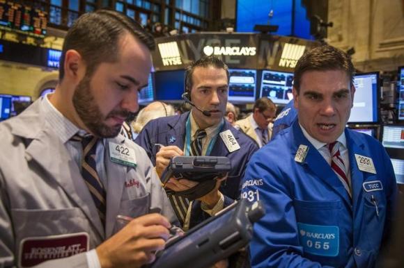 Cổ phiếu năng lượng giảm theo giá dầu, chứng khoán Mỹ đi ngang