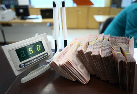 Thống đốc Bình: Lãi suất cho vay có thể giảm tiếp 1%