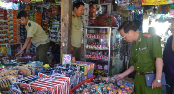  Cận tết, hàng giả, hàng lậu tung hoành 