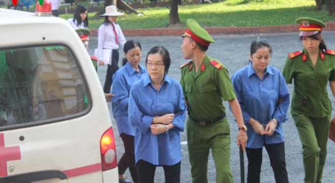  [Sáng 25/12] Vụ Huyền Như: Luật sư đề nghị điều tra lại phần liên quan Navibank 