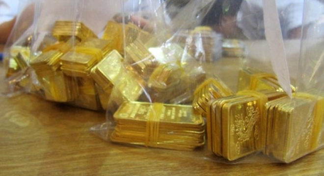  Ngăn “tiền bẩn” đổ vào gom vàng 