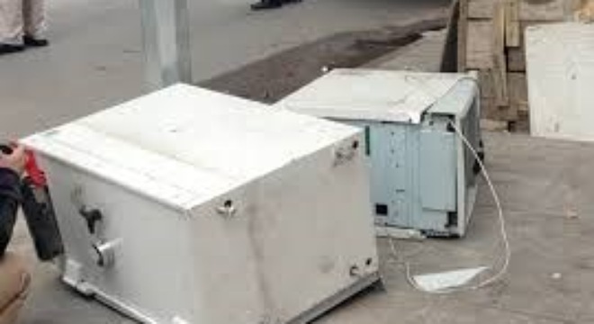  Phá két ATM lấy đi 900 triệu đồng 