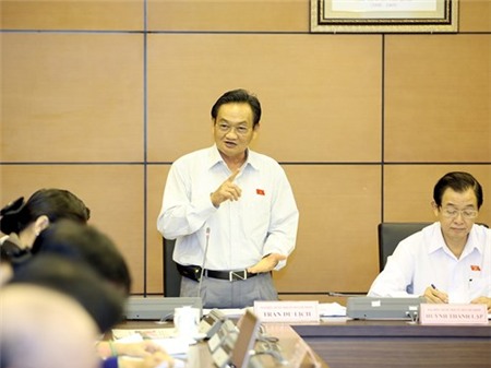 Bộ Tài chính chi tiêu ngân sách 'giật gấu vá vai'