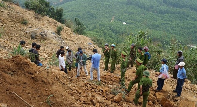  Quảng Nam: Sập hầm vàng, 2 người bị vùi chết 