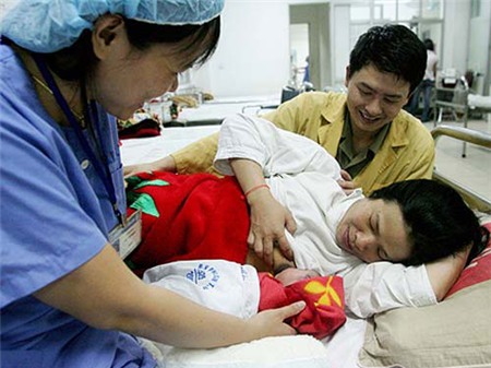 Nam giới có thể được hưởng chế độ thai sản 5 - 7 ngày 