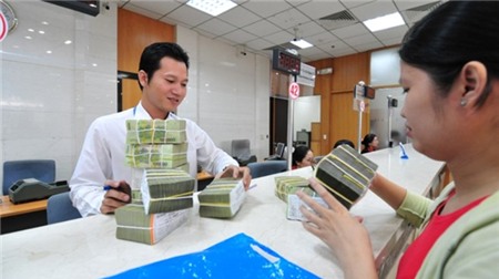 Vì sao làn sóng nhân sự rời bỏ ngân hàng ngày càng lớn?