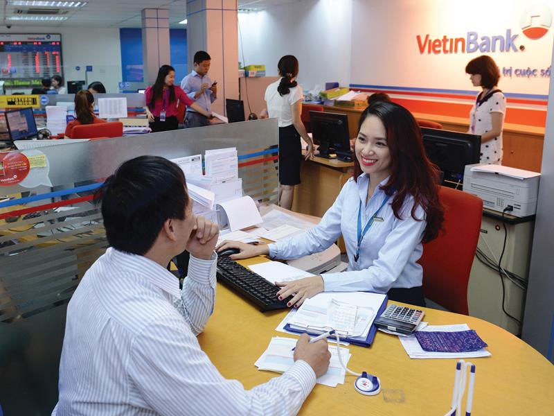 Nới room vốn ngoại cho ngân hàng: Áp lực đến từ những cú 