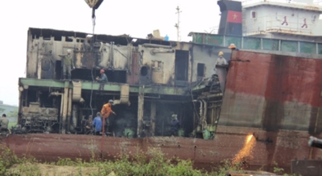  Phải có 50 tỷ đồng mới được phép nhập tàu cũ về phá dỡ 