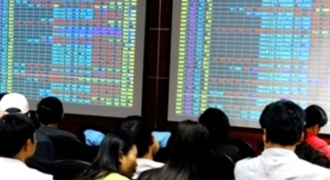  Siết cho vay đầu tư cổ phiếu, nhất cử lưỡng tiện  