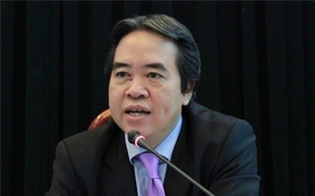 Khi Thống đốc phải “gọi điện thoại cho người thân”