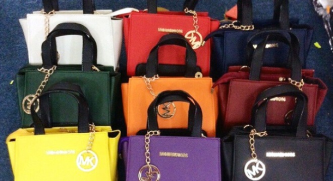  'Thiên đường' túi hàng hiệu 50 ngàn đồng ở Hà Nội 