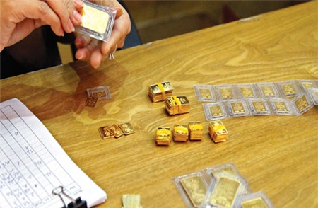 Giá vàng tăng, giảm “chóng mặt”