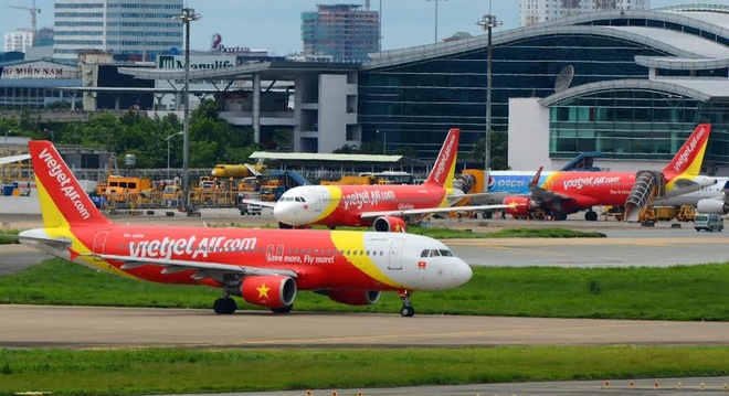  Hủy chuyến bay tới Nha Trang do ảnh hưởng bão số 5 